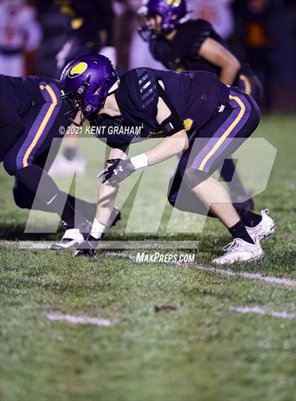 Thumbnail 1 in Hamilton Heights vs. Guerin Catholic (IHSAA Sectional Round 1 Playoff) photogallery.