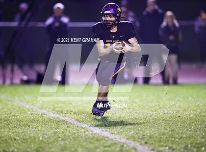 Thumbnail 1 in Hamilton Heights vs. Guerin Catholic (IHSAA Sectional Round 1 Playoff) photogallery.