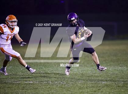 Thumbnail 1 in Hamilton Heights vs. Guerin Catholic (IHSAA Sectional Round 1 Playoff) photogallery.