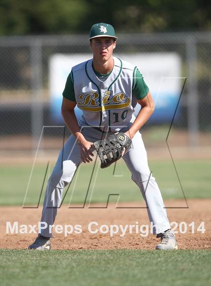 Thumbnail 3 in Rio Americano vs. Elk Grove (Boras Classic) photogallery.