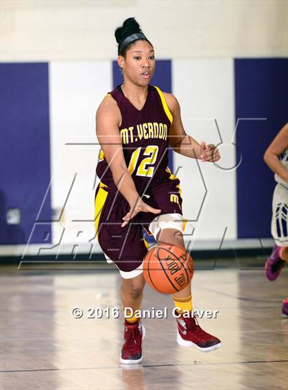 Thumbnail 3 in Mt. Vernon vs New Rochelle (Section 1 First Round Playoff) photogallery.