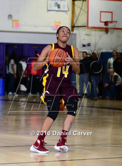 Thumbnail 2 in Mt. Vernon vs New Rochelle (Section 1 First Round Playoff) photogallery.