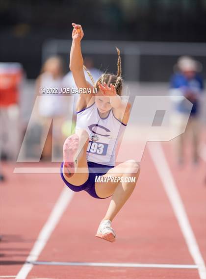 Thumbnail 3 in UIL 4A Girls State Track Meet photogallery.