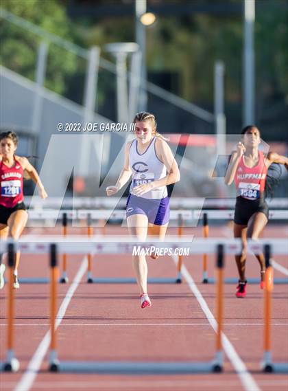 Thumbnail 2 in UIL 4A Girls State Track Meet photogallery.