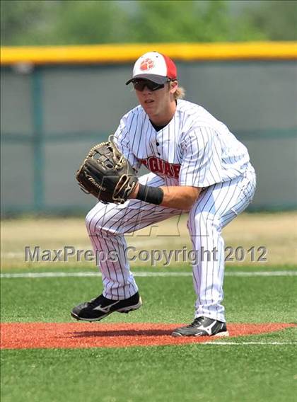 Thumbnail 2 in Bryan vs. Horn (UIL 5A Region 2 Bi-District Playoff) photogallery.