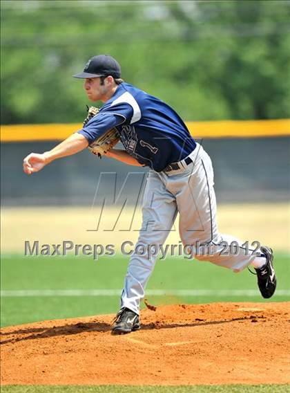 Thumbnail 1 in Bryan vs. Horn (UIL 5A Region 2 Bi-District Playoff) photogallery.