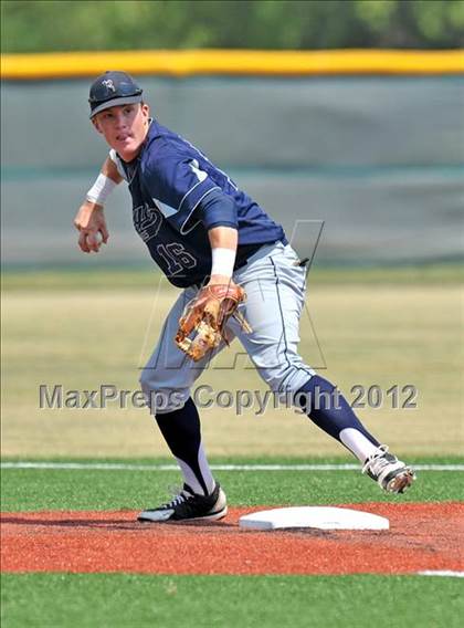 Thumbnail 2 in Bryan vs. Horn (UIL 5A Region 2 Bi-District Playoff) photogallery.