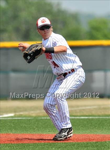 Thumbnail 3 in Bryan vs. Horn (UIL 5A Region 2 Bi-District Playoff) photogallery.