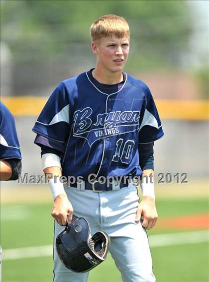 Thumbnail 1 in Bryan vs. Horn (UIL 5A Region 2 Bi-District Playoff) photogallery.