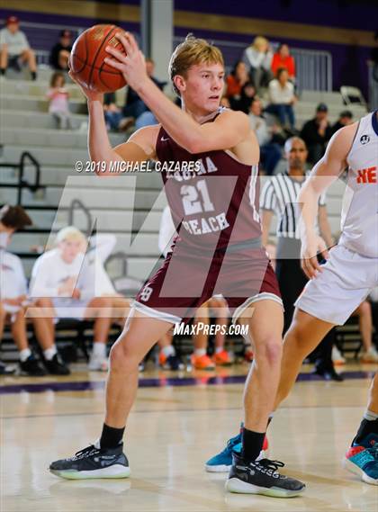 Thumbnail 3 in Brighton vs. Laguna Beach (Torrey Pines Holiday Classic) photogallery.