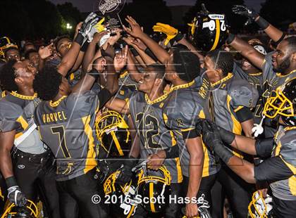 Thumbnail 2 in King vs. Southfield Arts & Tech (Prep Football Classic) photogallery.