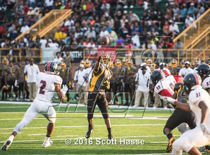 Thumbnail 1 in King vs. Southfield Arts & Tech (Prep Football Classic) photogallery.
