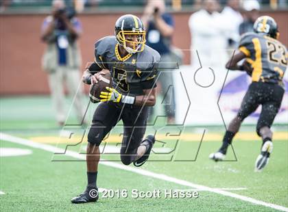 Thumbnail 2 in King vs. Southfield Arts & Tech (Prep Football Classic) photogallery.