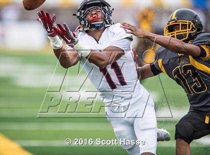 Thumbnail 3 in King vs. Southfield Arts & Tech (Prep Football Classic) photogallery.