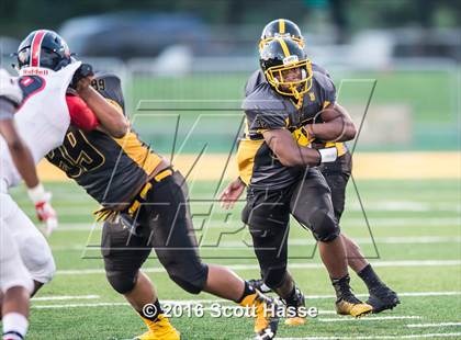 Thumbnail 3 in King vs. Southfield Arts & Tech (Prep Football Classic) photogallery.