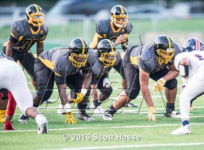 Thumbnail 2 in King vs. Southfield Arts & Tech (Prep Football Classic) photogallery.