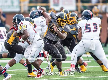 Thumbnail 1 in King vs. Southfield Arts & Tech (Prep Football Classic) photogallery.