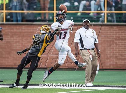 Thumbnail 1 in King vs. Southfield Arts & Tech (Prep Football Classic) photogallery.