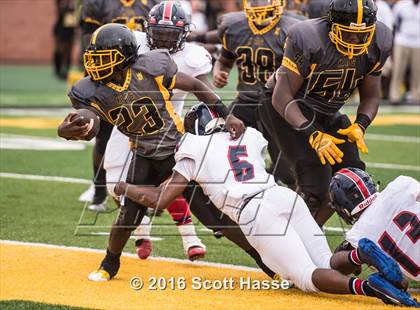 Thumbnail 1 in King vs. Southfield Arts & Tech (Prep Football Classic) photogallery.