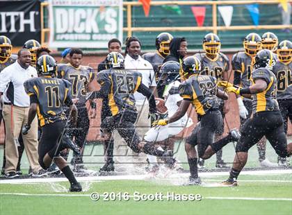 Thumbnail 3 in King vs. Southfield Arts & Tech (Prep Football Classic) photogallery.