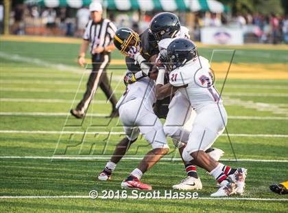 Thumbnail 3 in King vs. Southfield Arts & Tech (Prep Football Classic) photogallery.