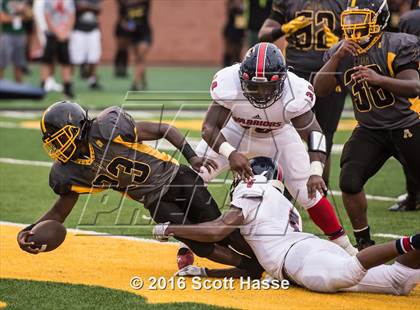 Thumbnail 2 in King vs. Southfield Arts & Tech (Prep Football Classic) photogallery.