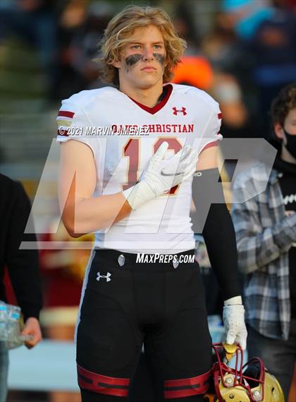 Thumbnail 2 in Oaks Christian vs Calabasas photogallery.
