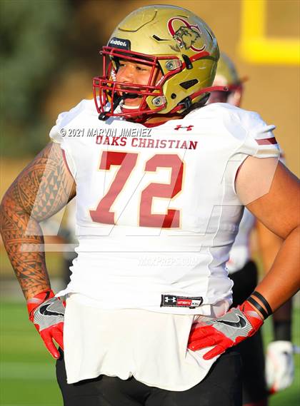 Thumbnail 2 in Oaks Christian vs Calabasas photogallery.