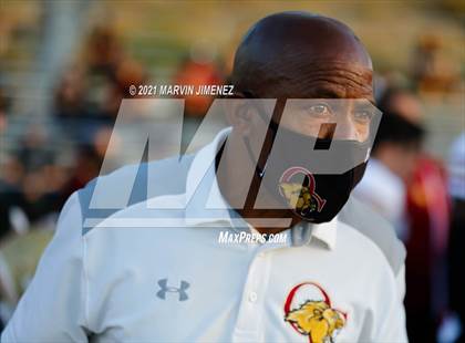 Thumbnail 2 in Oaks Christian vs Calabasas photogallery.