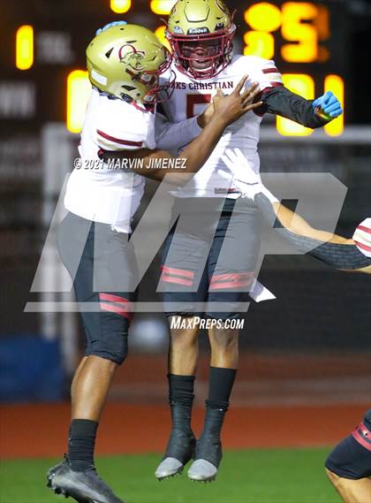 Thumbnail 2 in Oaks Christian vs Calabasas photogallery.