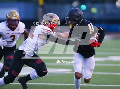 Thumbnail 2 in Oaks Christian vs Calabasas photogallery.