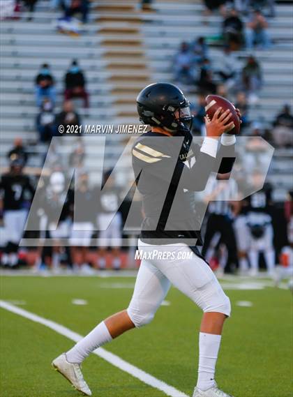 Thumbnail 2 in Oaks Christian vs Calabasas photogallery.
