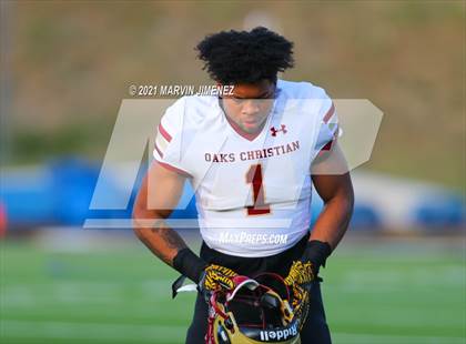 Thumbnail 2 in Oaks Christian vs Calabasas photogallery.