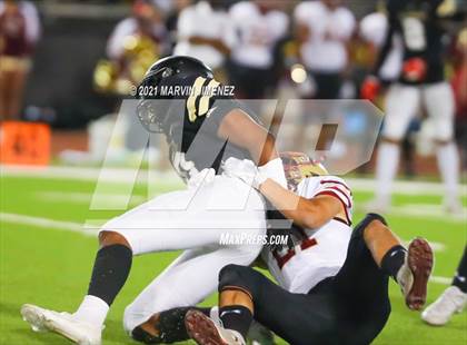 Thumbnail 3 in Oaks Christian vs Calabasas photogallery.