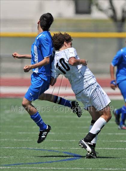 Thumbnail 1 in Poteet vs. Lindale (Class 4A, Region II finals) photogallery.