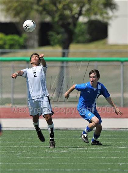 Thumbnail 2 in Poteet vs. Lindale (Class 4A, Region II finals) photogallery.