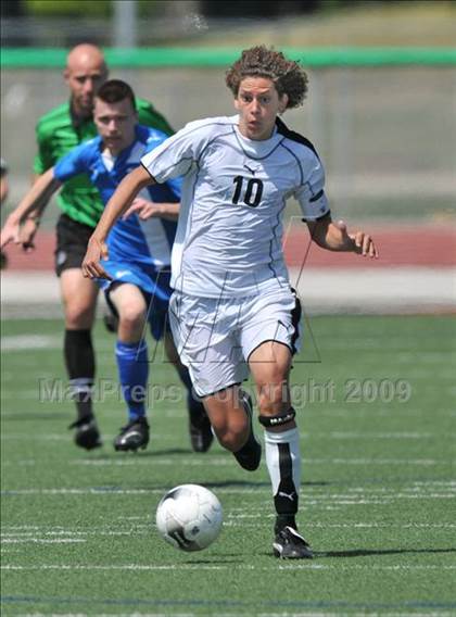 Thumbnail 1 in Poteet vs. Lindale (Class 4A, Region II finals) photogallery.