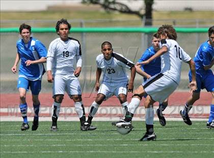 Thumbnail 3 in Poteet vs. Lindale (Class 4A, Region II finals) photogallery.