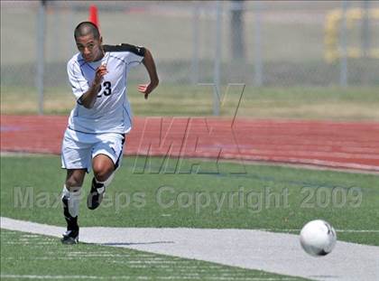 Thumbnail 3 in Poteet vs. Lindale (Class 4A, Region II finals) photogallery.