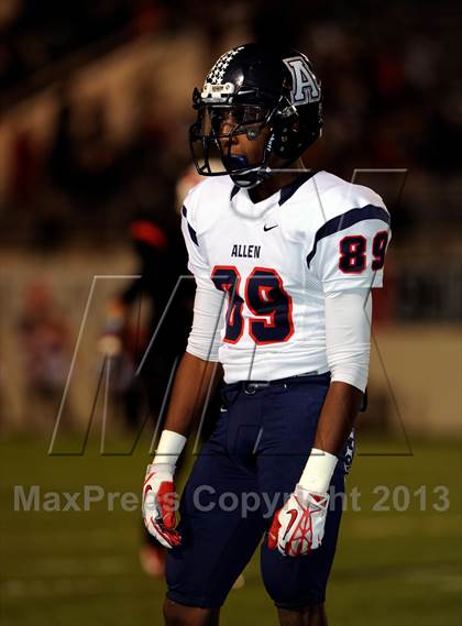 Thumbnail 3 in Allen vs Lake Highlands (UIL 5A Bi-District Playoff) photogallery.