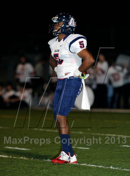 Thumbnail 3 in Allen vs Lake Highlands (UIL 5A Bi-District Playoff) photogallery.