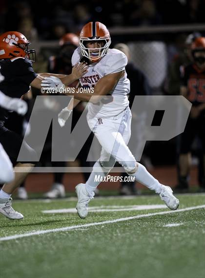 Thumbnail 1 in Rochester vs Waterloo (IHSA 5A Second Round) photogallery.