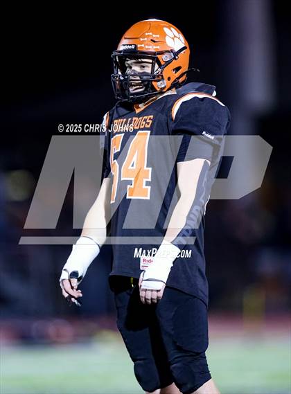 Thumbnail 2 in Rochester vs Waterloo (IHSA 5A Second Round) photogallery.