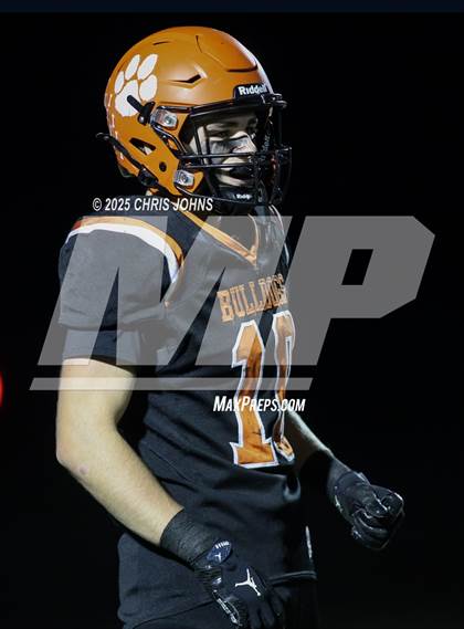 Thumbnail 2 in Rochester vs Waterloo (IHSA 5A Second Round) photogallery.