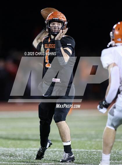 Thumbnail 3 in Rochester vs Waterloo (IHSA 5A Second Round) photogallery.