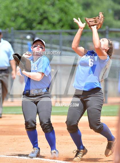 Thumbnail 3 in Parkwood vs. South Granville (NCHSAA 2A Final Game 2) photogallery.