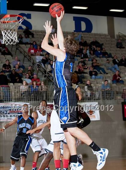 Thumbnail 2 in Plano West vs. Richland (Whataburger Tournament) photogallery.
