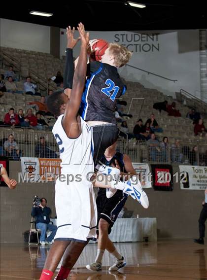 Thumbnail 3 in Plano West vs. Richland (Whataburger Tournament) photogallery.