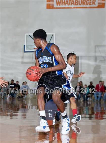 Thumbnail 2 in Plano West vs. Richland (Whataburger Tournament) photogallery.