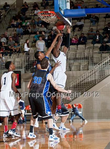 Thumbnail 3 in Plano West vs. Richland (Whataburger Tournament) photogallery.
